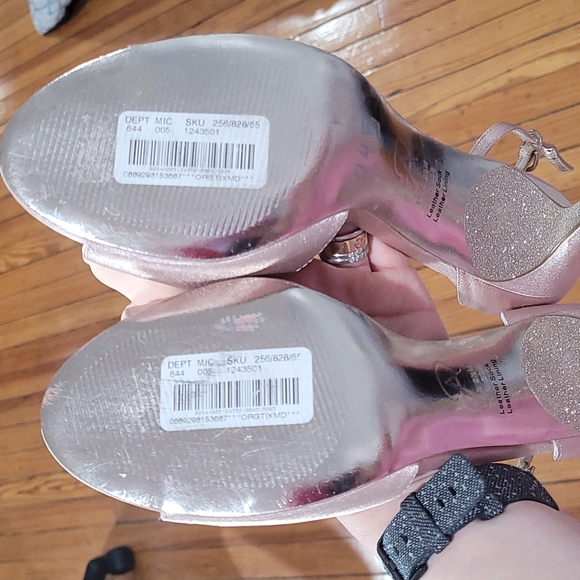 Cute Adrianna Papell shoes NWOT - Picture 4 of 4